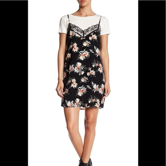 Socialite Dresses & Skirts - Socialite Lace Trim Floral Slip Dress, Size Large, EUC